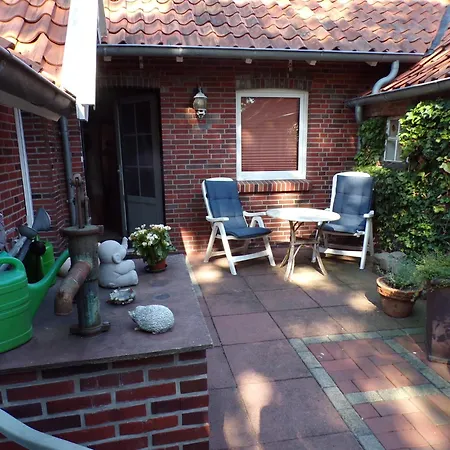 Anneliese Mit Terrasse